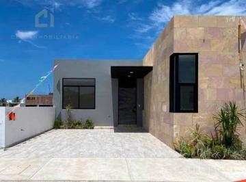 Casa · 105m² · 2 Recámaras · Casa en Venta en Lomas del Mediterráneo con 3 Recámaras, Terraza y Cochera Para 2 Autos