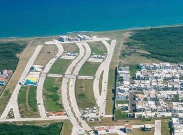 Terreno / Lote · 165m² · Lotes en Venta en Desarrollo Portamar, Veracruz, Fraccionamiento con Acceso a La Playa