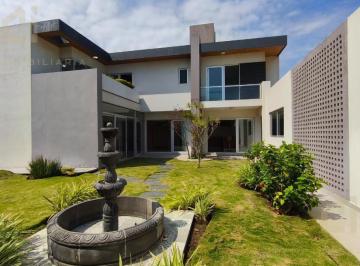 Casa · 290m² · 4 Recámaras · Casa en Venta en Lomas Diamante, Boca del Río, con 4 Recámaras y Terraza