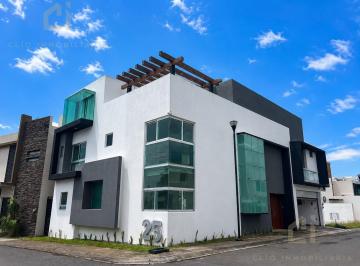 Casa · 3 Recámaras · 2 Estacionamientos · Casa en Renta en Lomas Diamante, Riviera Veracruzana, con Alberca y Jardín