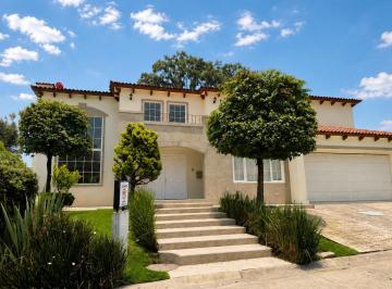 Casa · 478m² · 3 Recámaras · 5 Estacionamientos · Casa en Renta en Lerma, Los Robles
