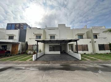Casa de 4 habitaciones, Zapopan · Casa en Renta E Alhambra Residencial