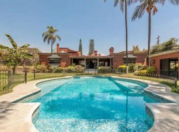 1 · Casa en Reforma | Estilo Hacienda con Cancha de Tenis, Alberca y Jardin