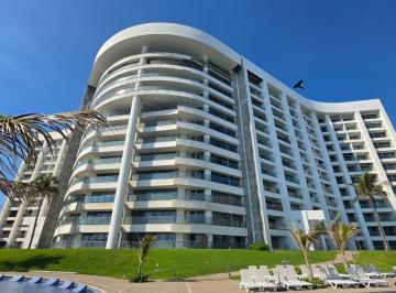 Departamento · 240m² · 4 Recámaras · 1 Estacionamiento · Departamento en Venta Acapulco Diamante Gro