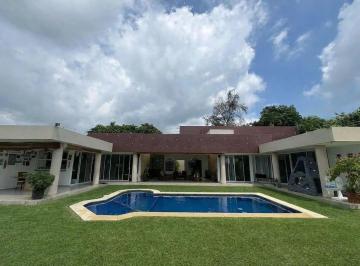 1 · Casa de un Nivel con Amplio Jardín y Alberca en Fracc. Tamoanchan | Jiutepec