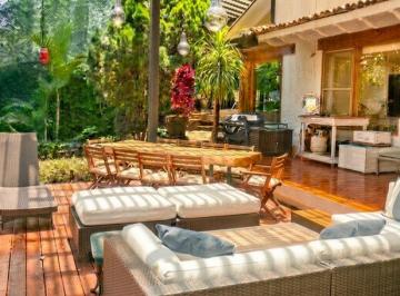 f2450d5d1e8cd12348f4d0d4f4dfab9a42ea4856e08548973e96a4468f7cab4b · Casa en Venta Valle de Bravo