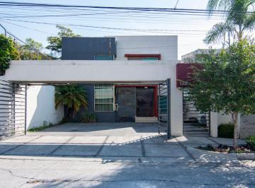 Casa de 3 habitaciones, Zapopan · Casa en Venta en Fraccionamiento Jardines Vallarta