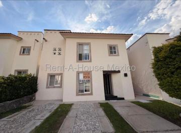 Casa en condominio de 3 habitaciones, Querétaro · Casa en Renta en Cumbres del Lago