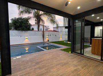 Casa · 325m² · 4 Recámaras · 2 Estacionamientos · Venta de Casa Nueva en Fraccionamiento en Lomas de Cocoyoc, Morelos