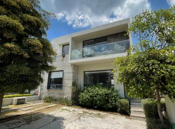 Casa de 3 habitaciones, Tlajomulco de Zúñiga · Casa en Venta en Bosques de Santa Anita