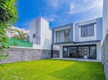 Casa · 270m² · 4 Recámaras · 2 Estacionamientos · Venta de Casa Nueva Dentro de Fraccionamiento en Rancho Cortes, Cuernavaca