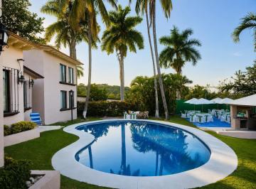 Casa · 600m² · 6 Recámaras · 3 Estacionamientos · Venta de Casa en Fraccionamiento Club de Golf Santa Fe, Xochitepec