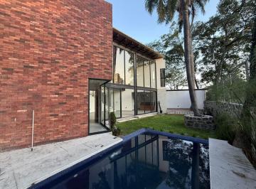 Casa · 211m² · 4 Recámaras · 2 Estacionamientos · Venta de Casa Nueva Dentro de Fraccionamiento, Acapatzingo, Cuernavaca