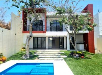 Casa · 350m² · 4 Recámaras · 2 Estacionamientos · Venta de Casa en Fraccionamiento Burgos Bugambilias