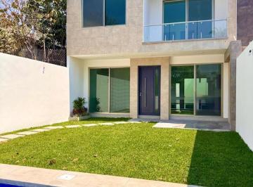 Casa · 236m² · 4 Recámaras · 2 Estacionamientos · Venta de Casa Nueva en Fraccionamiento Burgos