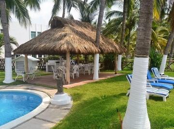 Casa en condominio · 410m² · 4 Recámaras · 3 Estacionamientos · Residencia de Lujo Amueblada Frente Al Mar | Club Santiago