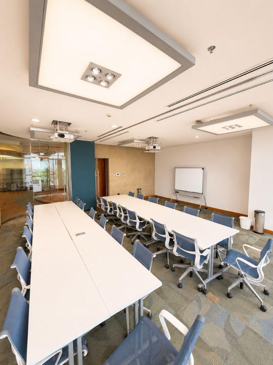 Oficina Amueblada en Renta en Valle Oriente, Torre Connexity