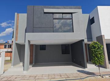 Casa · 172m² · 3 Recámaras · 2 Estacionamientos · Casa en Venta Cuautlancingo