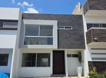 1b17db96d8e7e63784050a7279840751ef505f8f068bf4bfc9cac6618b76343d · Casa Nueva en Casa Fuerte Residencial