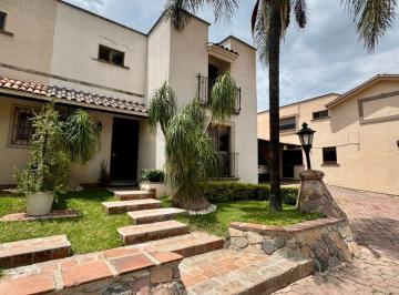 Casa de 3 habitaciones, León · Casa en Venta en Lateral de Balcones Es del Campestre Sobre Blvd José María Morelos