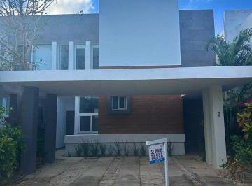 ff43e01b37a2894fa93e4f574d26287ee244a38b41a2e59a4c7b411b58851e10 · Casa en Venta, Privada Altozano Al Norte de La Ciudad de Mérida, Yucatán
