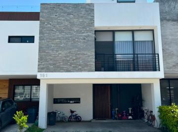 Casa en condominio de 3 habitaciones, Zapopan · Casa en Renta en El Campestre | Roof Garden y Alberca