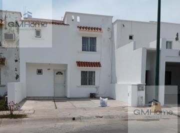 Casa · 300m² · 3 Recámaras · 2 Estacionamientos · Casa en Los Mangos