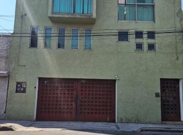 Casa de 4 habitaciones, Gustavo A. Madero · Excelente Casa en Venta con Gran Jardin