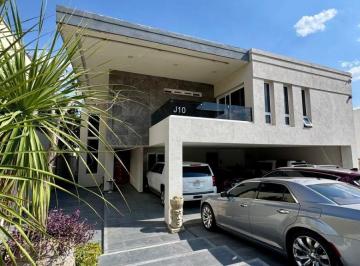 Casa de 7 habitaciones, León · Casa en Renta El Molino Cond. 15