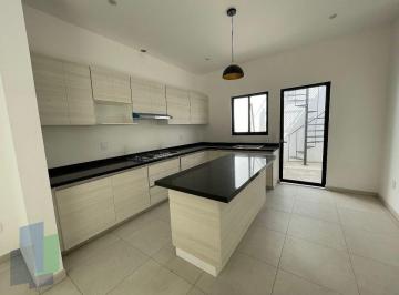 6b1db8dcdced6fd8108d421ac374db4288e2b6d0c1a575519df7d570be7597ee · Casa en Venta en Privada Amplios Espacios Cuarto de Servicio Av Tlacote