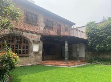 Casa en condominio · 450m² · 3 Recámaras · 2 Estacionamientos · Casa en Privada con Seguridad en Renta en San Angel