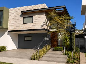 Casa en condominio de 3 habitaciones, Tlajomulco de Zúñiga · Residencia Moderna en Renta La Rioja