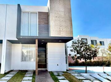 Casa · 123m² · 3 Recámaras · 2 Estacionamientos · Casa en Venta, San Isidro, Juriquilla