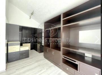 Casa · 230m² · 3 Recámaras · 3 Estacionamientos · En Venta Hermosa Casa de Tres Niveles, con Excelente Ubicación.
