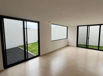 Casa de 2 habitaciones, El Marqués · Casa en Renta Zarú con 2 Recamaras y Jardín