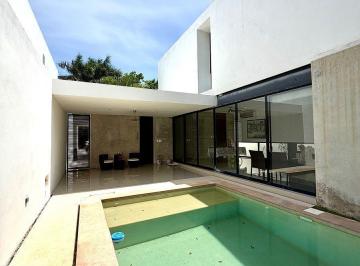 Casa · 288m² · 3 Recámaras · 4 Estacionamientos · Casa en Venta en Mérida, Cholul, San José Tulipanes, Equipada