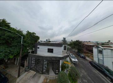 Casa de 5 habitaciones, Monterrey · Residencia en Villa Florida: Esquina Exclusiva en Calle Cerrada a Pasos del Parque