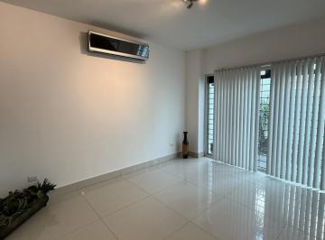 Casa · 295m² · 4 Recámaras · 2 Estacionamientos · Casa en Renta en Fracc Privado en Puerta de Hierro