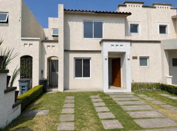 Casa · 150m² · 3 Recámaras · 2 Estacionamientos · Casa en Renta, Metepec, Estado de México.