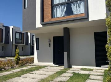 Casa · 126m² · 3 Recámaras · 3 Estacionamientos · Casa Semiamueblada en Áurea
