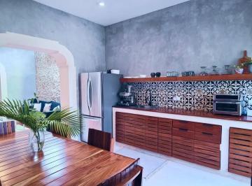 1 · Casa en Venta Renovada en El Centro de Merida