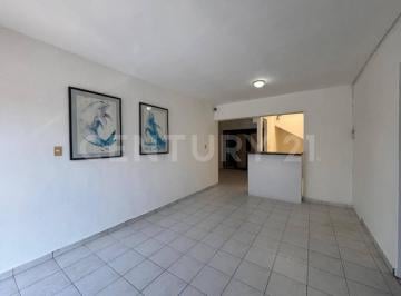 Local comercial · 127m² · 6 Recámaras · 4 Estacionamientos · Local/oficina en Renta en Leones, Monterrey | 6 Privados, Recepción y 4 Cajones