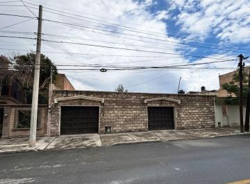 Casa de 3 habitaciones, Saltillo · Casa de 1 Piso en Av Universidad en Renta