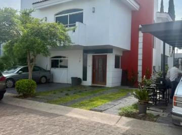 Casa en condominio de 3 habitaciones, Zapopan · Venta Casa Jardin Real Coto 5