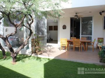 Casa · 250m² · 3 Recámaras · 3 Estacionamientos · Casa en Venta La Vista 9, La Vista Residencial