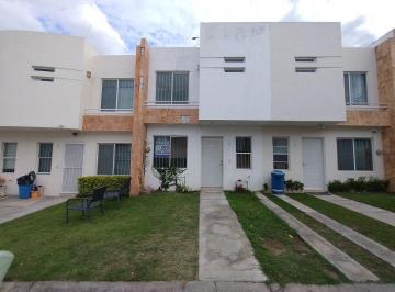 ac16339be04731333b4cd343e21ea1d3f741c077828edc99df0345aa7d6fddf6 · Casa en Venta en Parques de Las Azaleas, Santa Ana Tepetitlán