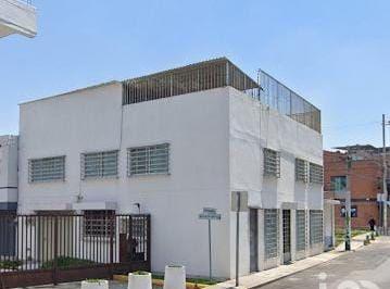 Casa · 428m² · 14 Recámaras · 1 Estacionamiento · Casa en Venta con Uso de Suelo de Comercial Ideal Para Oficinas