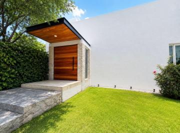 Casa de 3 habitaciones, Querétaro · Casa de 800 m² con 3 Recámaras en Renta en El Campanario