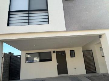 Casa de 3 habitaciones, García · Casa de 150 m² con 3 Recámaras en Renta en Murano