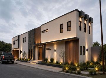 Casa de 4 habitaciones, Victoria · Casa en Venta - Privanzas II